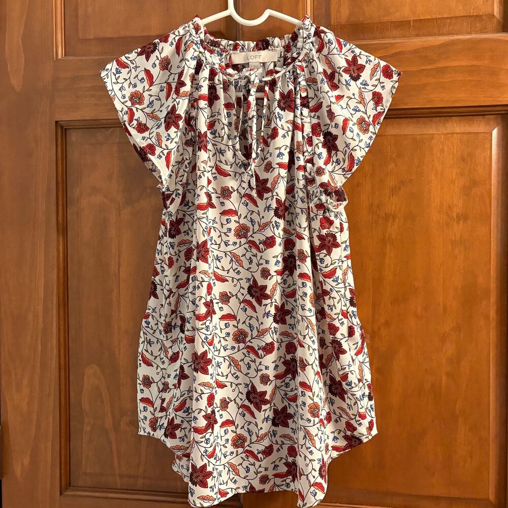 LOFT Floral Ruffle Neck Flutter Sleeve Blouse Ivory Red Blue Size S